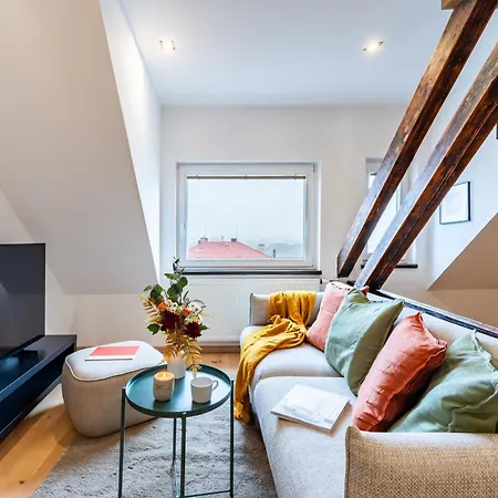 Apartman Days - Two Bedroom Riverside With Gramophone