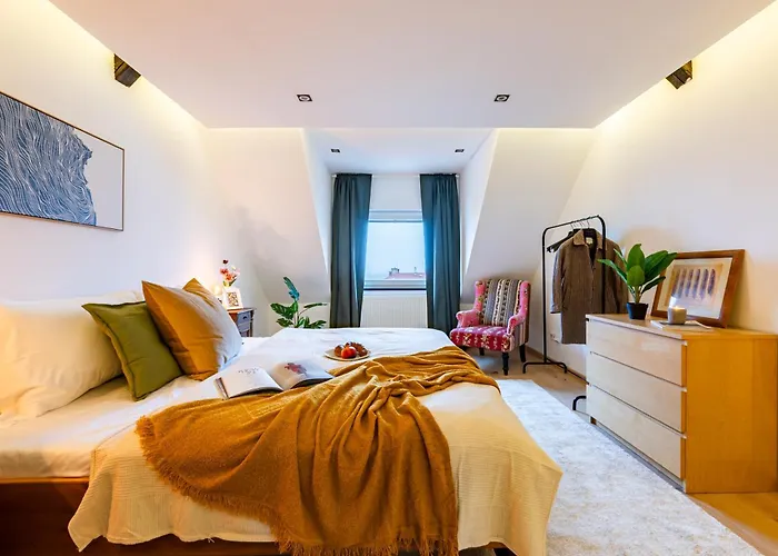 Days - Two Bedroom Riverside With Gramophone Apartman *